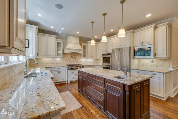 $997,000 | 5079 Rose Gardens Circle, Kingsport, TN 37660