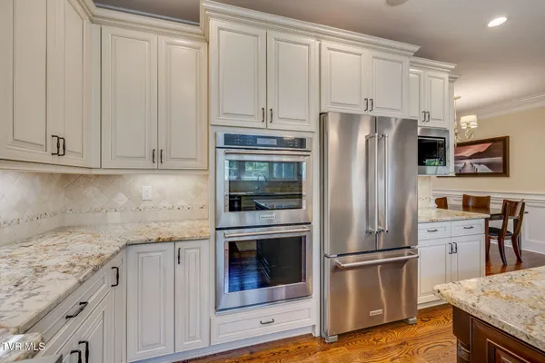 $997,000 | 5079 Rose Gardens Circle, Kingsport, TN 37660