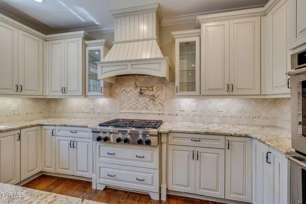 $997,000 | 5079 Rose Gardens Circle, Kingsport, TN 37660