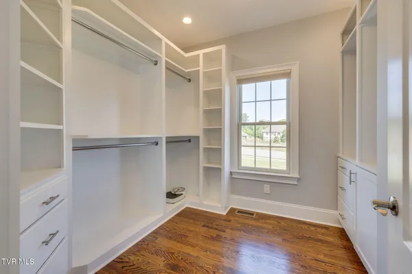 $997,000 | 5079 Rose Gardens Circle, Kingsport, TN 37660