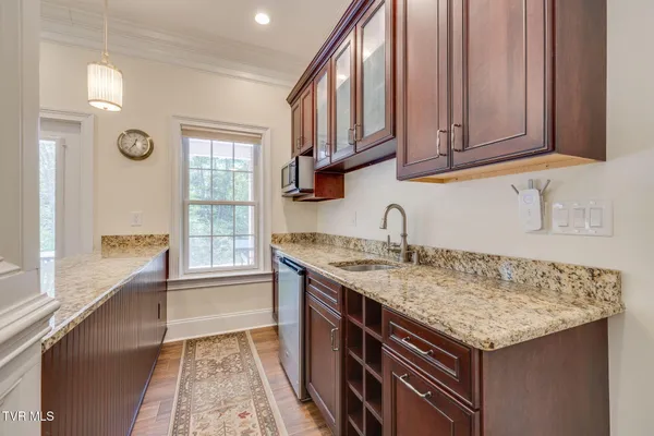 $997,000 | 5079 Rose Gardens Circle, Kingsport, TN 37660
