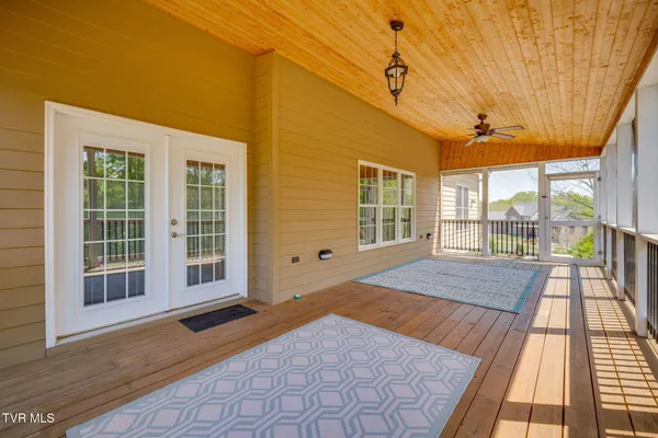 $997,000 | 5079 Rose Gardens Circle, Kingsport, TN 37660