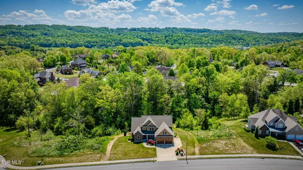 $997,000 | 5079 Rose Gardens Circle, Kingsport, TN 37660