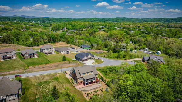 $997,000 | 5079 Rose Gardens Circle, Kingsport, TN 37660