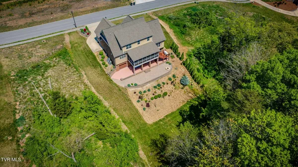 $997,000 | 5079 Rose Gardens Circle, Kingsport, TN 37660