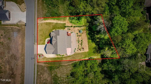 $997,000 | 5079 Rose Gardens Circle, Kingsport, TN 37660