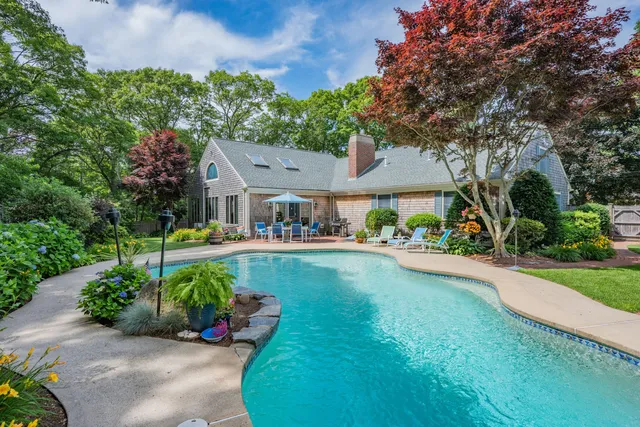 $940,000 | 5 Sachem Drive, Centerville, MA 02632