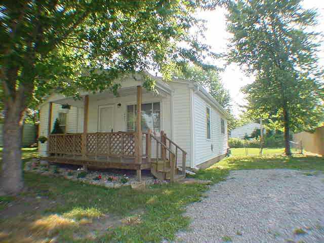 527 Della Road Columbus, IN 47203 - Photo 1 of 6 Gallery Image 1