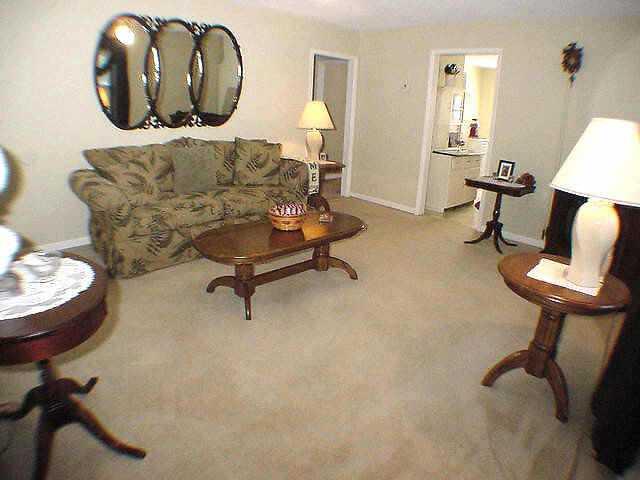 527 Della Road Columbus, IN 47203 - Photo 3 of 6 Gallery Image 3