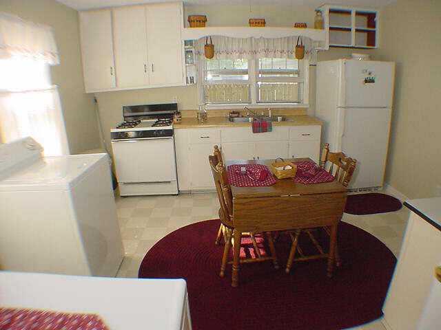 527 Della Road Columbus, IN 47203 - Photo 5 of 6 Gallery Image 5