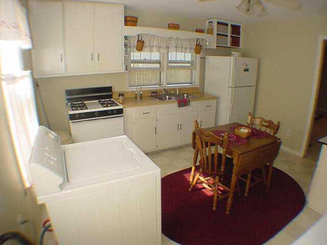 527 Della Road Columbus, IN 47203 - Photo 6 of 6 Gallery Image 6
