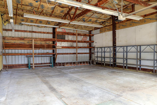 6141 New Hope Road Grants Pass, OR 97527 - Photo 37 of 49 Shop space plus parking!