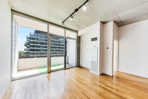 $350,000 | 1720 South Michigan Avenue, Unit 902, Chicago, IL 60616