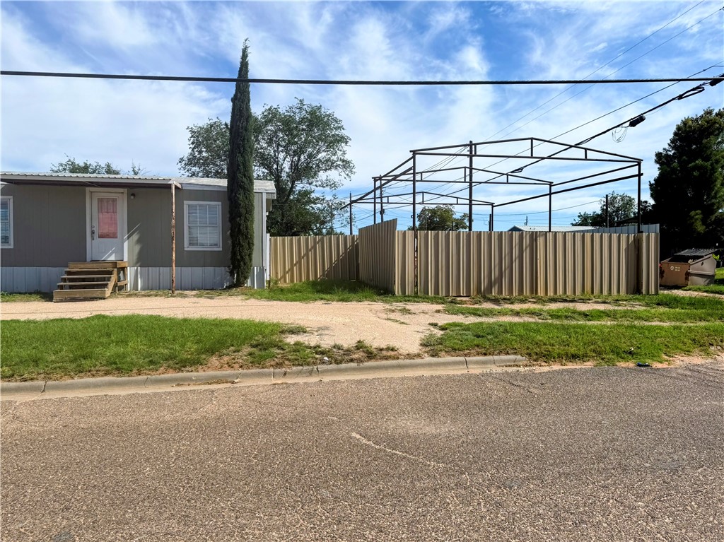 801 Southwest Ave A Andrews, TX 79714 - Photo 3 of 20