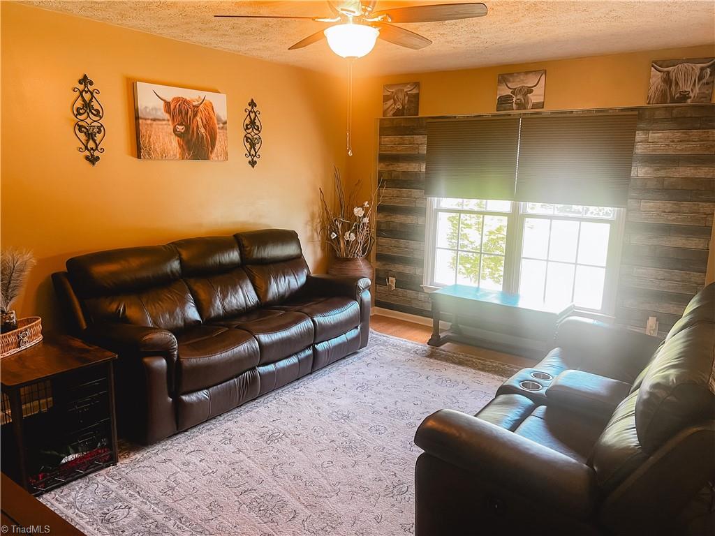 146 South Bridgewater Road Mount Airy, NC 27030 - Photo 13 of 31