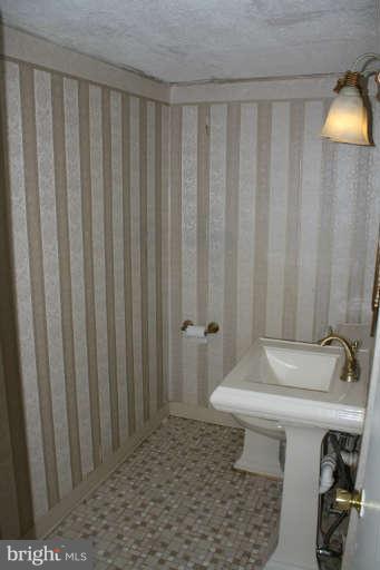 7700 Beechnut Road Capitol Heights, MD 20743 - Photo 18 of 22 Bath