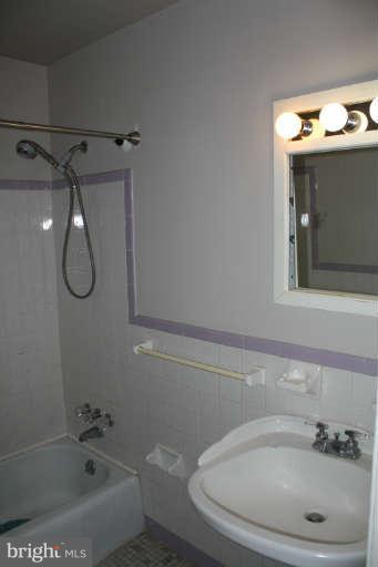 7700 Beechnut Road Capitol Heights, MD 20743 - Photo 8 of 22 Bath