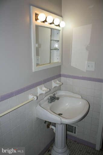 7700 Beechnut Road Capitol Heights, MD 20743 - Photo 9 of 22 Bedroom