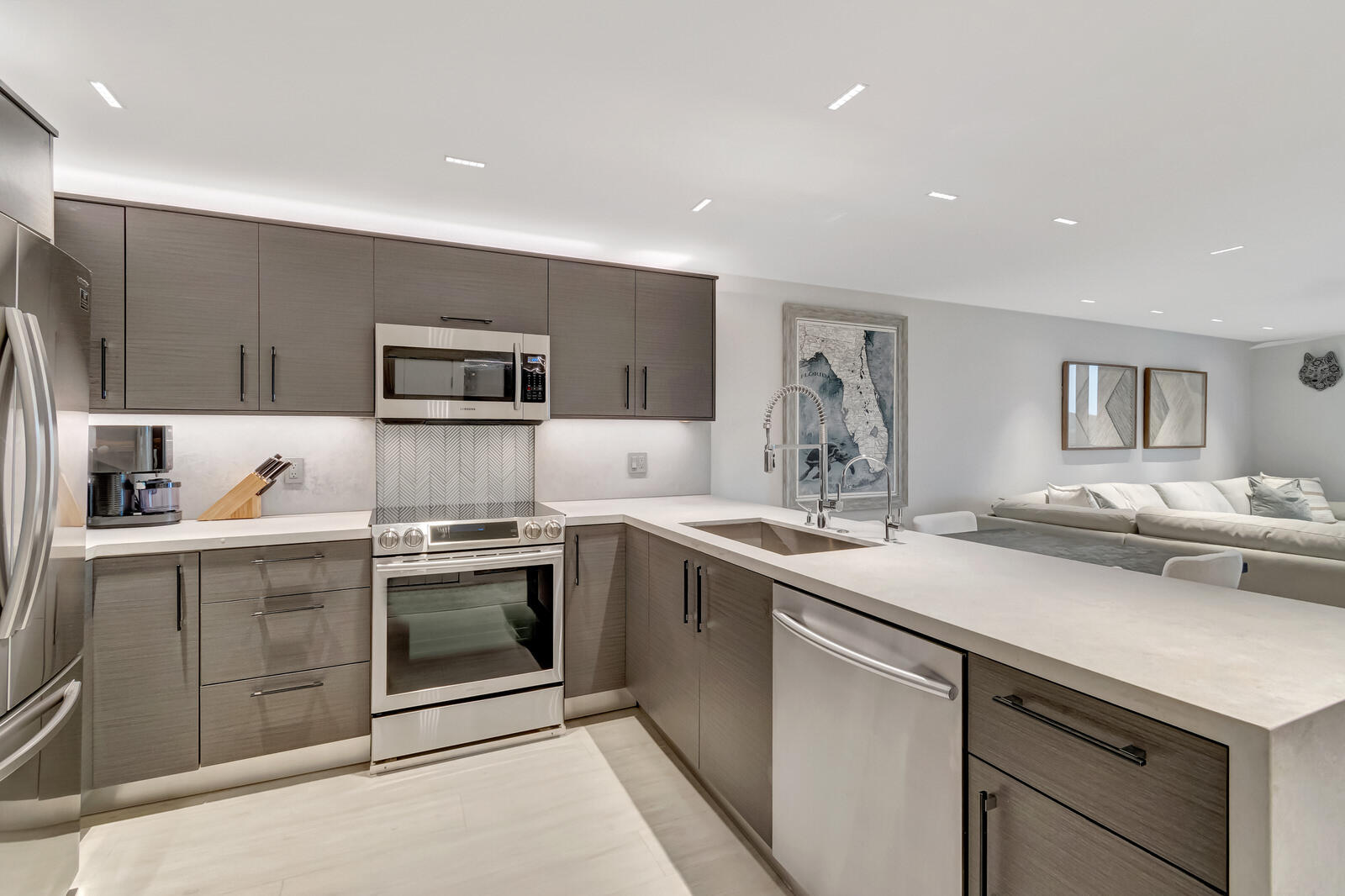 6699 Northwest 2nd Avenue, Unit 313 Boca Raton, FL 33487 - Photo 4 of 49 DSC_7727