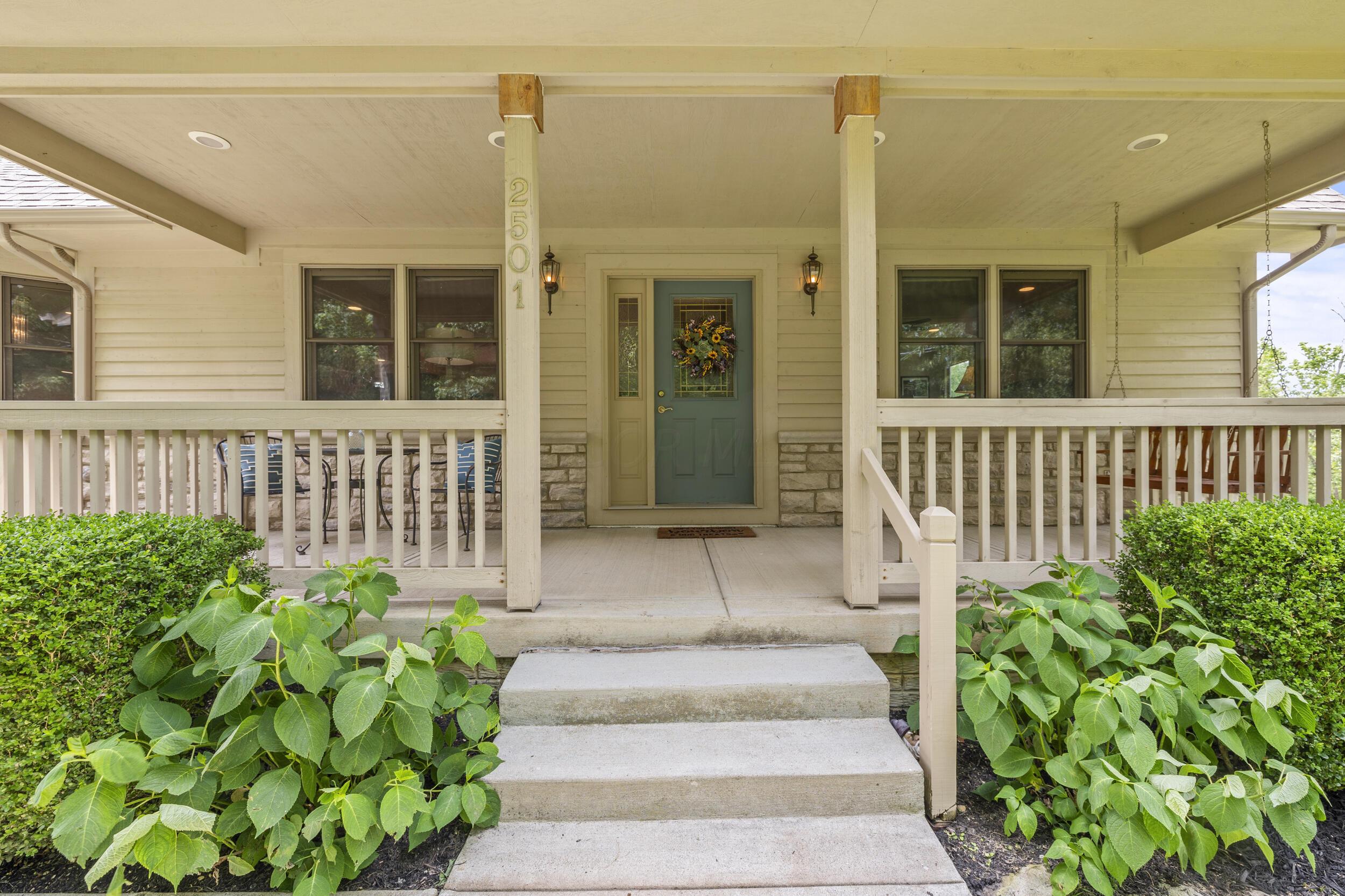 2501 Darling Road Blacklick, OH 43004 - Photo 6 of 59 6_front porch