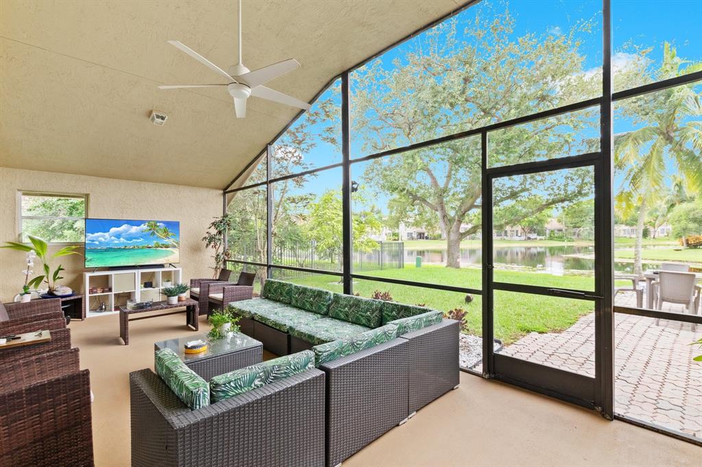 1007 Spoonbill Circle Weston, FL 33326 - Photo 3 of 28