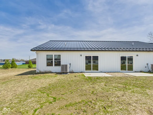 $1,550 | 9904 West Bison Drive, Yorktown, IN 47396