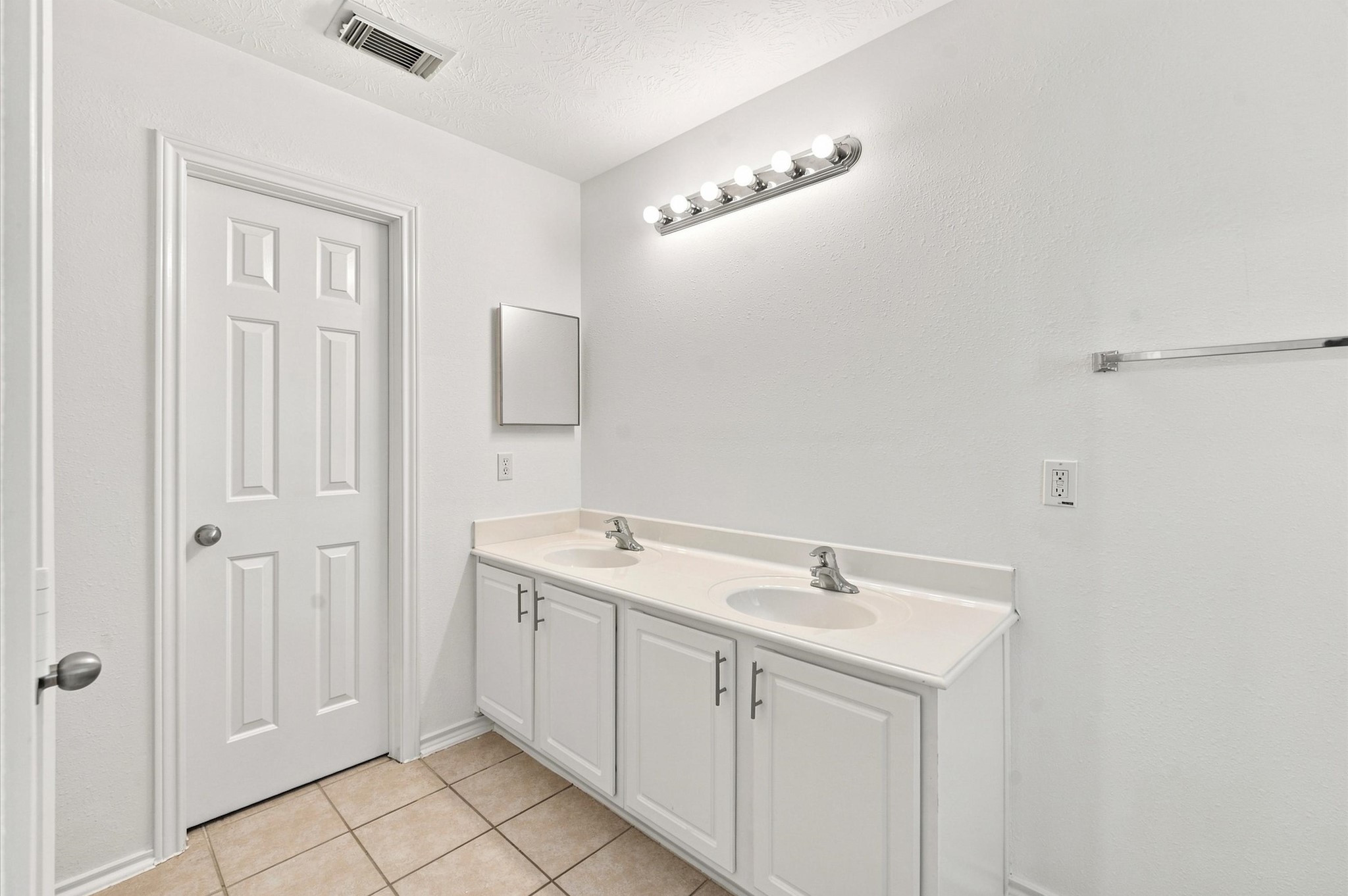 16122 Sandy Path Lane Houston, TX 77084 - Photo 15 of 23 MASTER BATHROOM