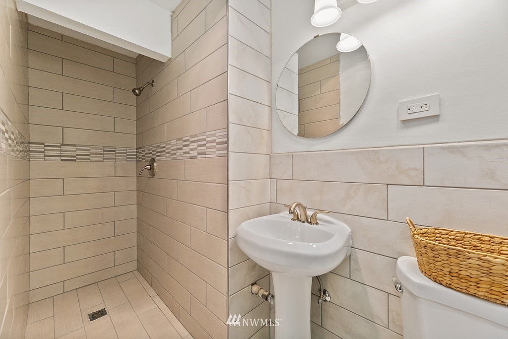 19927 89th Place West Edmonds, WA 98026 - Photo 14 of 30 Gallery Image 14