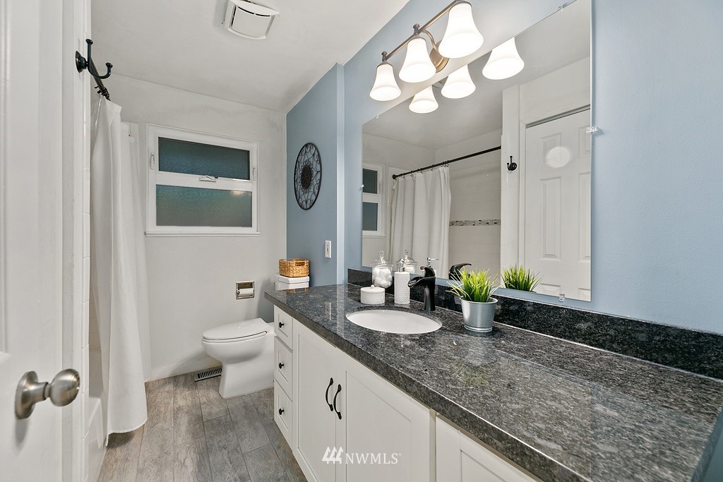 19927 89th Place West Edmonds, WA 98026 - Photo 17 of 30 Gallery Image 17