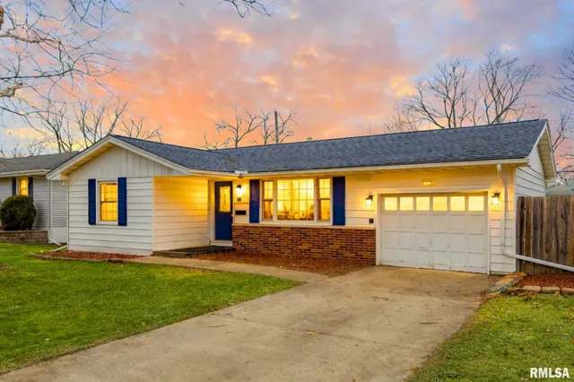 $132,000 | 521 West Kellar Parkway, Peoria, IL 61614