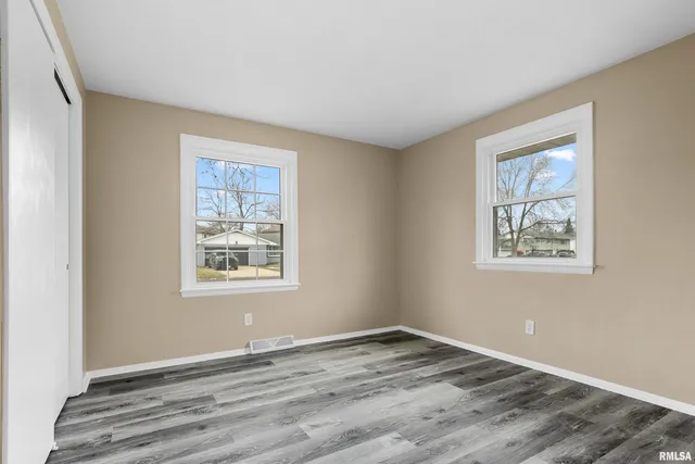 $132,000 | 521 West Kellar Parkway, Peoria, IL 61614