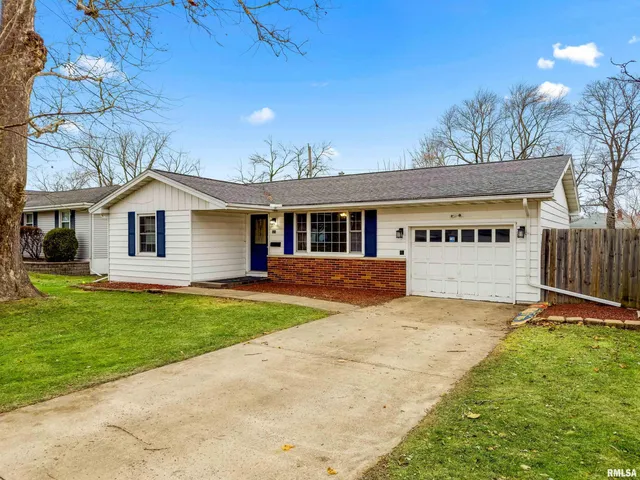 $132,000 | 521 West Kellar Parkway, Peoria, IL 61614