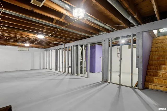 $132,000 | 521 West Kellar Parkway, Peoria, IL 61614