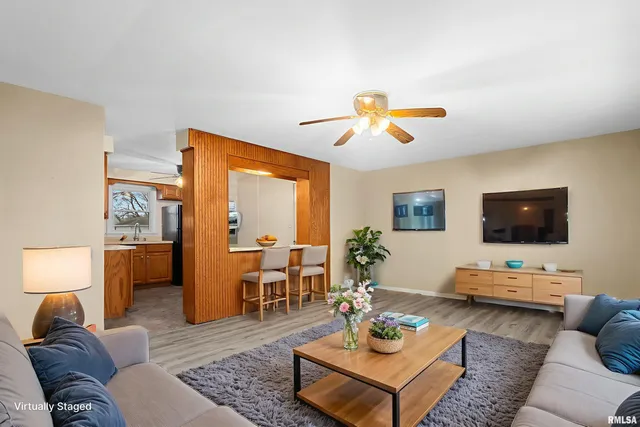 $132,000 | 521 West Kellar Parkway, Peoria, IL 61614