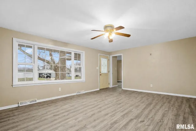 $132,000 | 521 West Kellar Parkway, Peoria, IL 61614