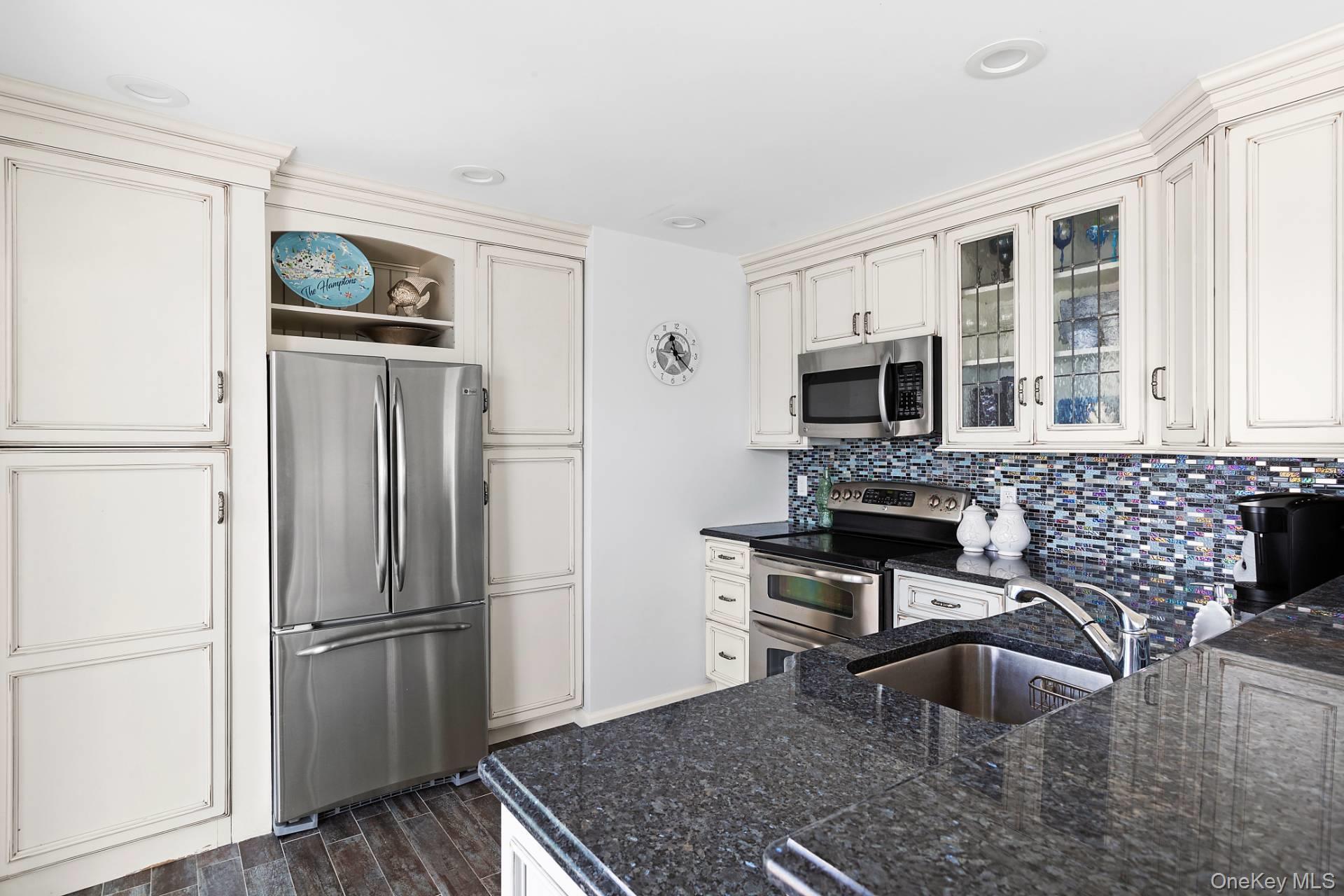 132 Point Road Westhampton Beach, NY 11978 - Photo 8 of 17 Gallery Image 8