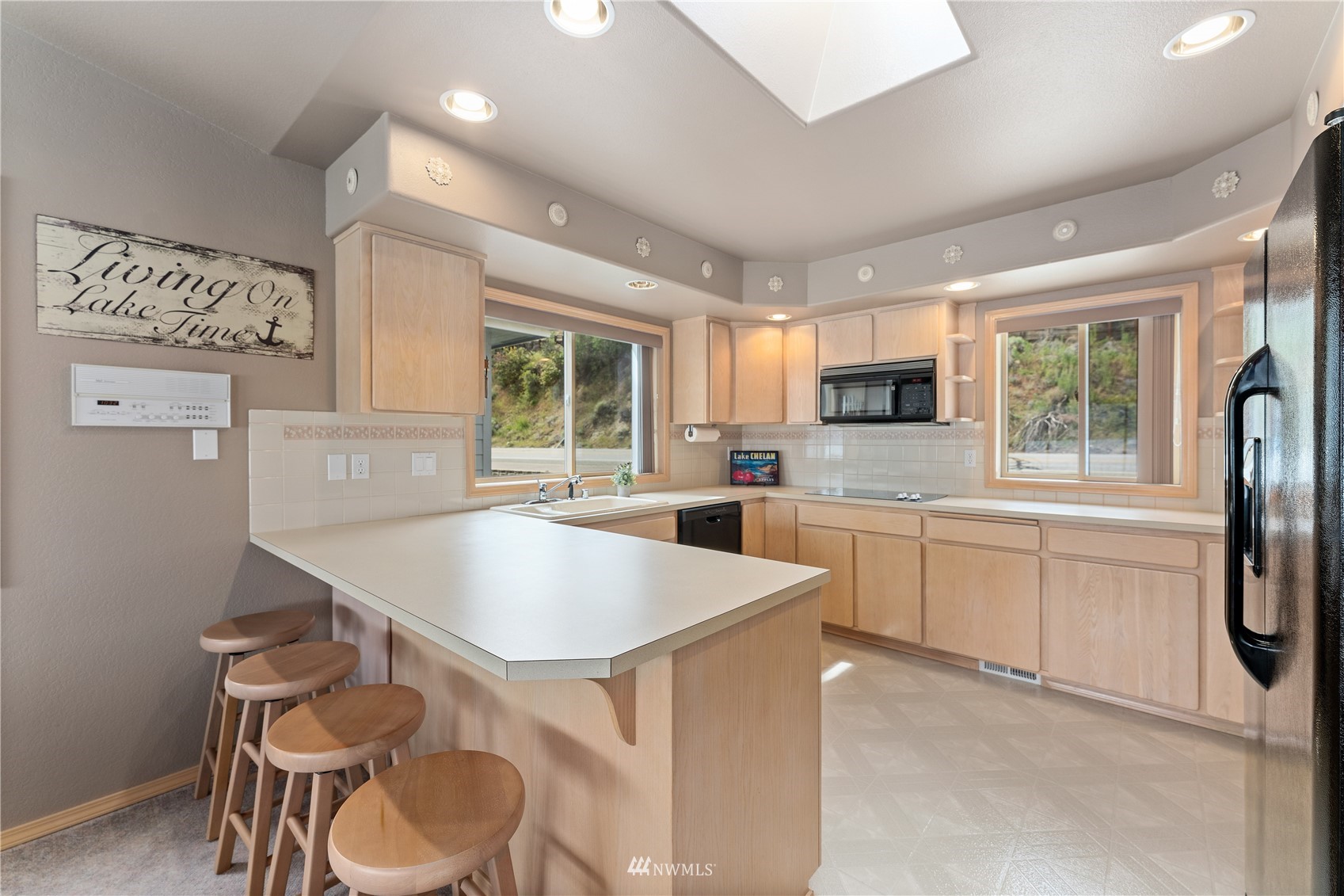 1496 South Lakeshore Road Chelan, WA 98816 - Photo 11 of 39 Gallery Image 11