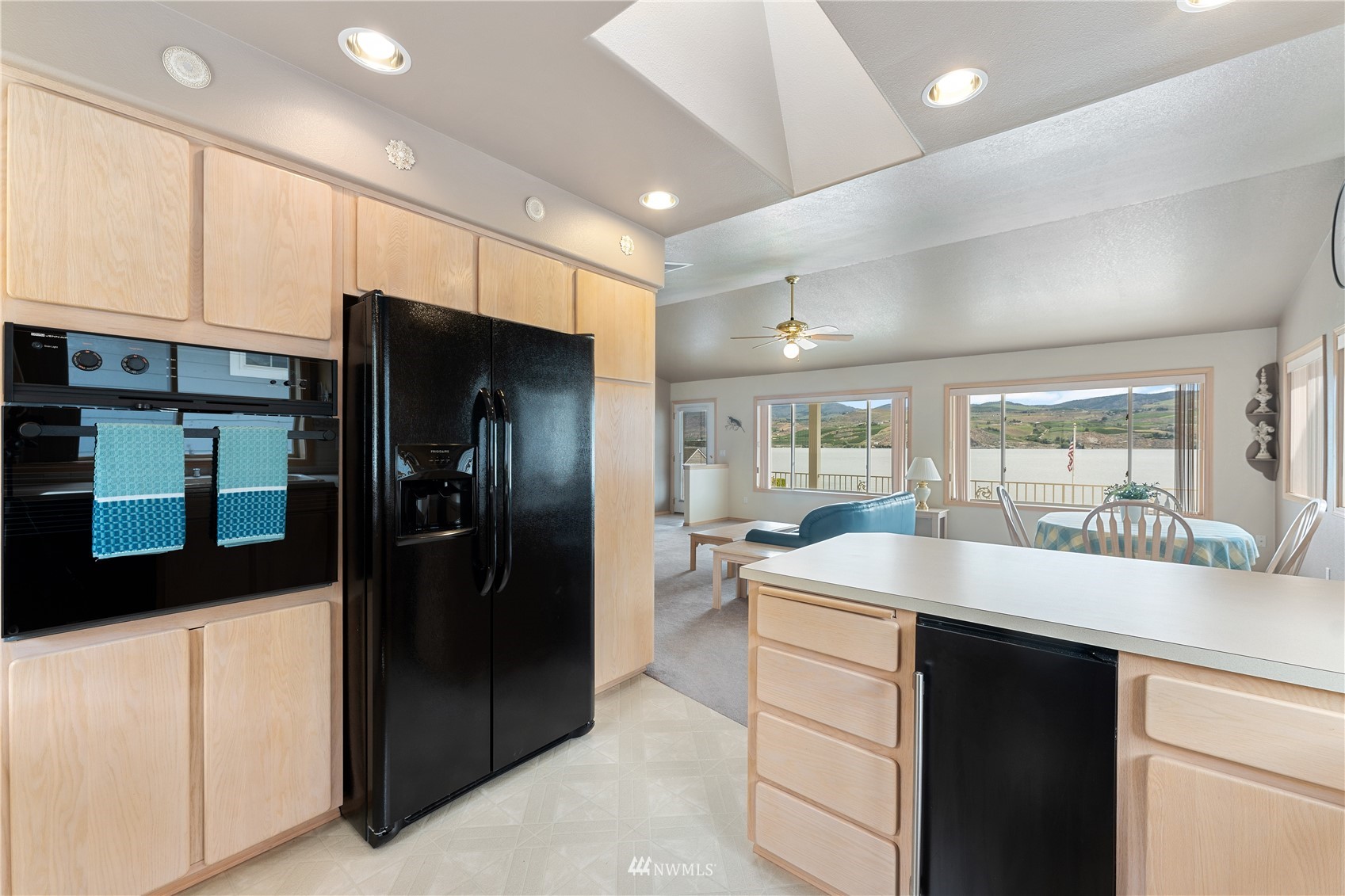 1496 South Lakeshore Road Chelan, WA 98816 - Photo 13 of 39 Gallery Image 13