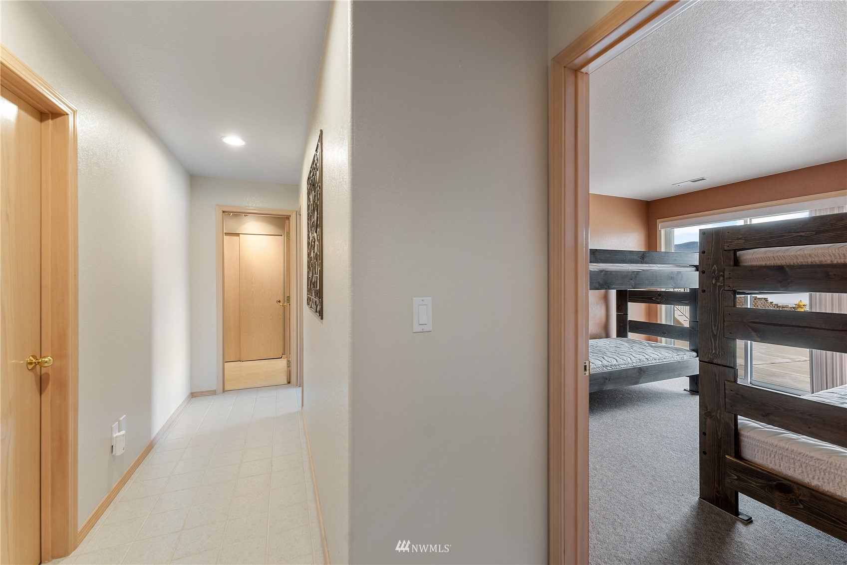 1496 South Lakeshore Road Chelan, WA 98816 - Photo 19 of 39 Gallery Image 19