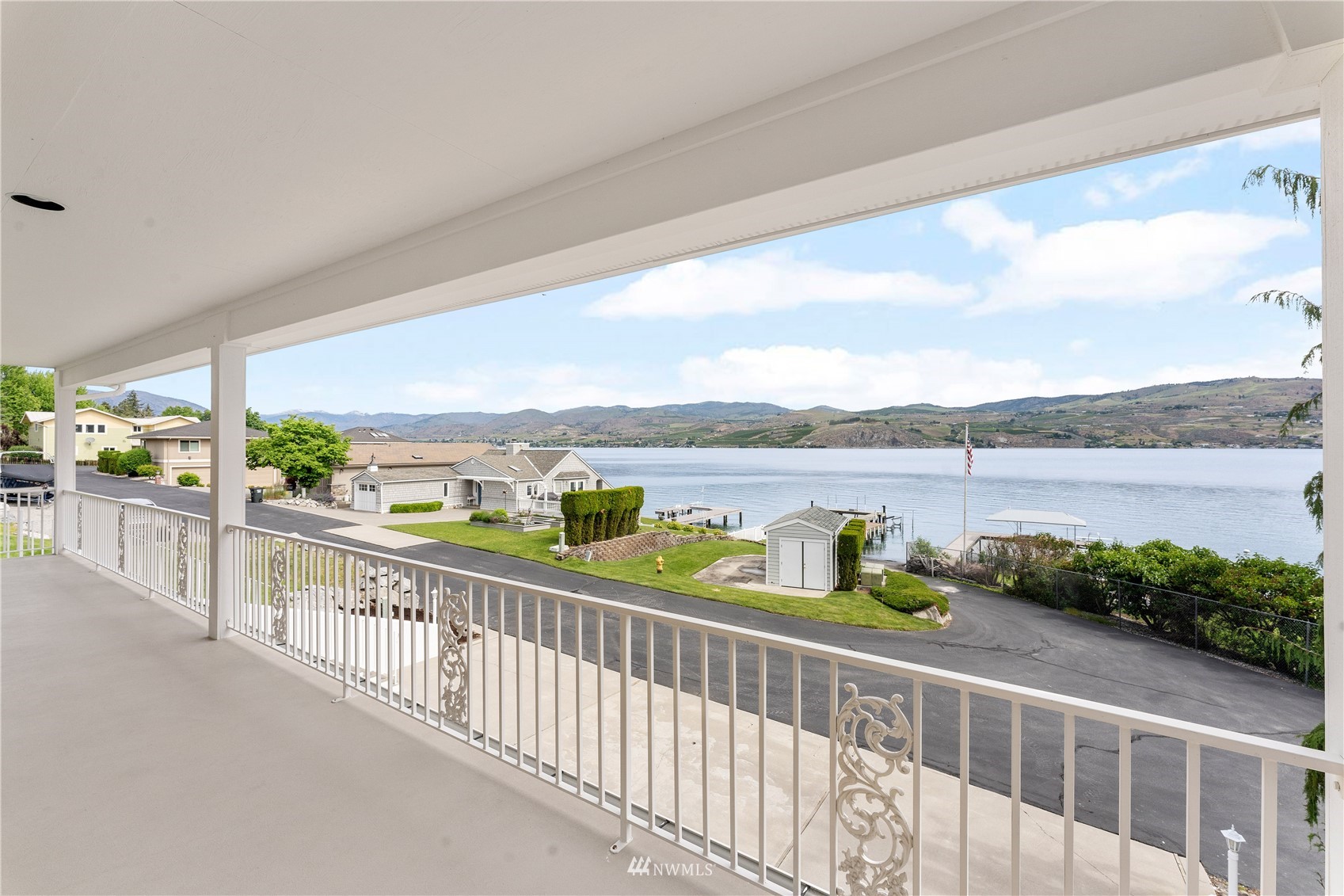 1496 South Lakeshore Road Chelan, WA 98816 - Photo 5 of 39 Gallery Image 5