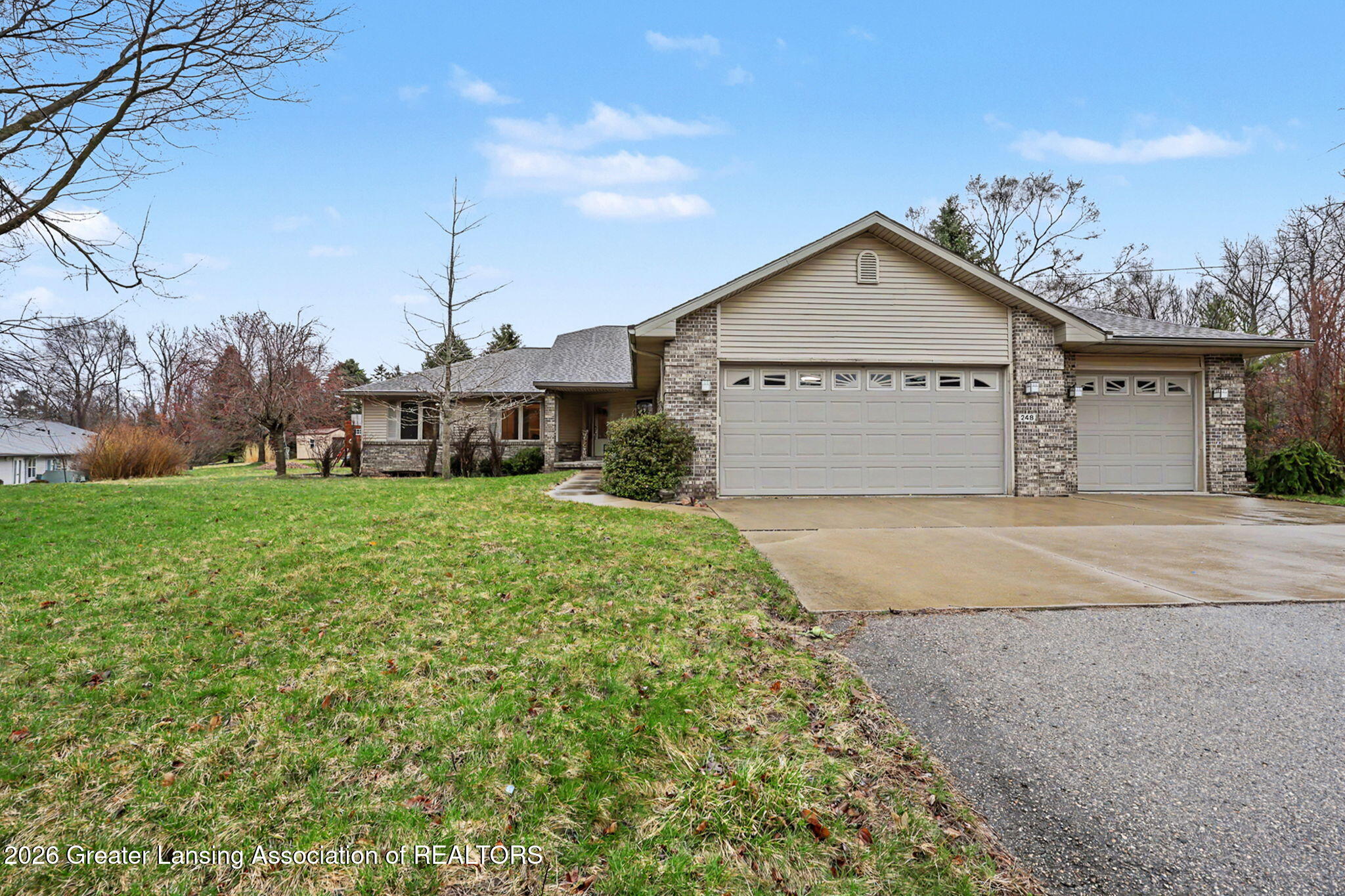 248 Birch Lane Dimondale, MI 48821 - Photo 2 of 44 1-web-or-mls-CQ1A2427