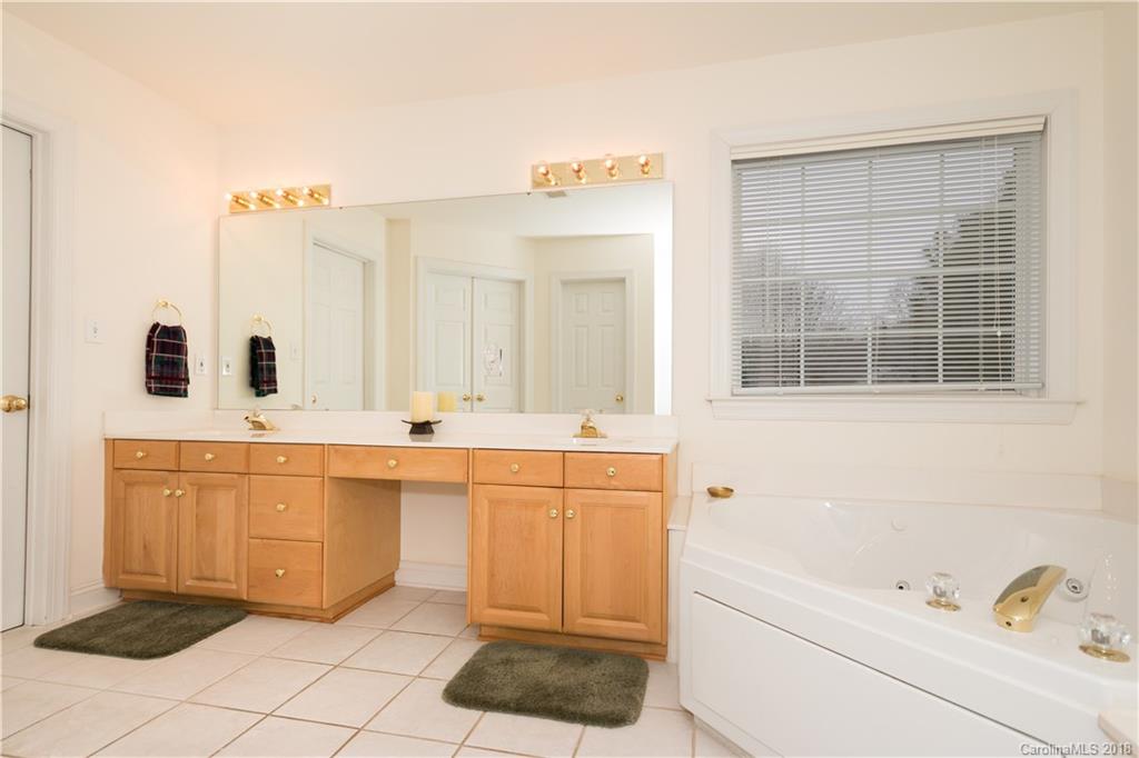 12454 Willingdon Road, Unit 7 Huntersville, NC 28078 - Photo 17 of 27 Gallery Image 17