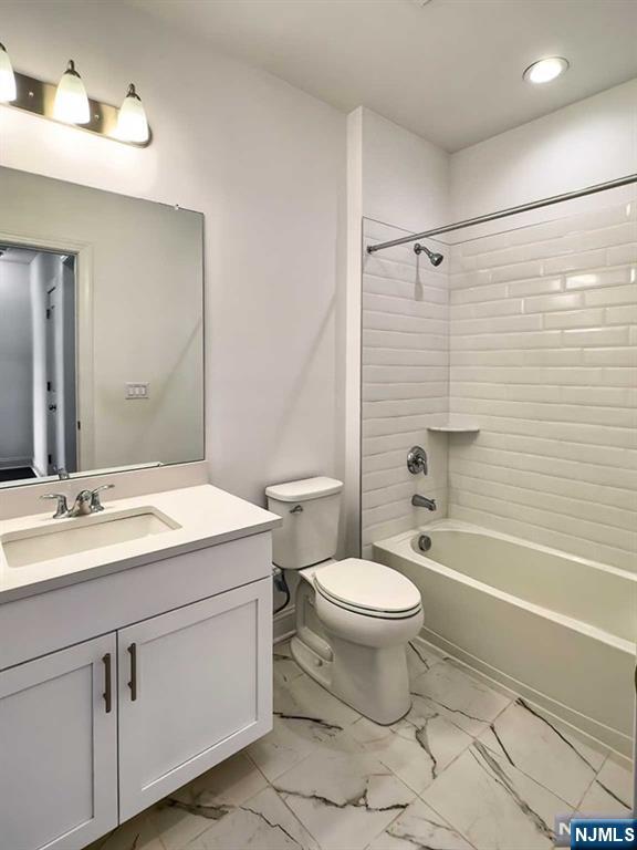 63 Parkside Lane Teaneck, NJ 07666 - Photo 23 of 29