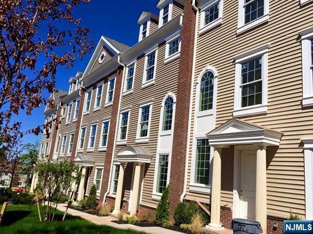 63 Parkside Lane Teaneck, NJ 07666 - Photo 6 of 29