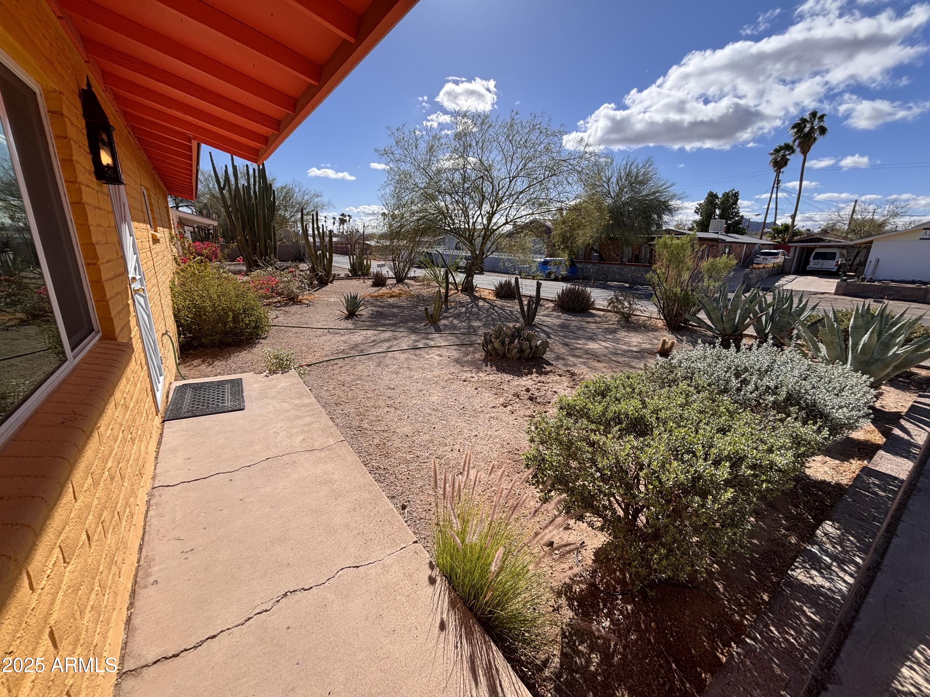 536 West Rocalla Avenue Ajo, AZ 85321 - Photo 2 of 20 IMG_6927