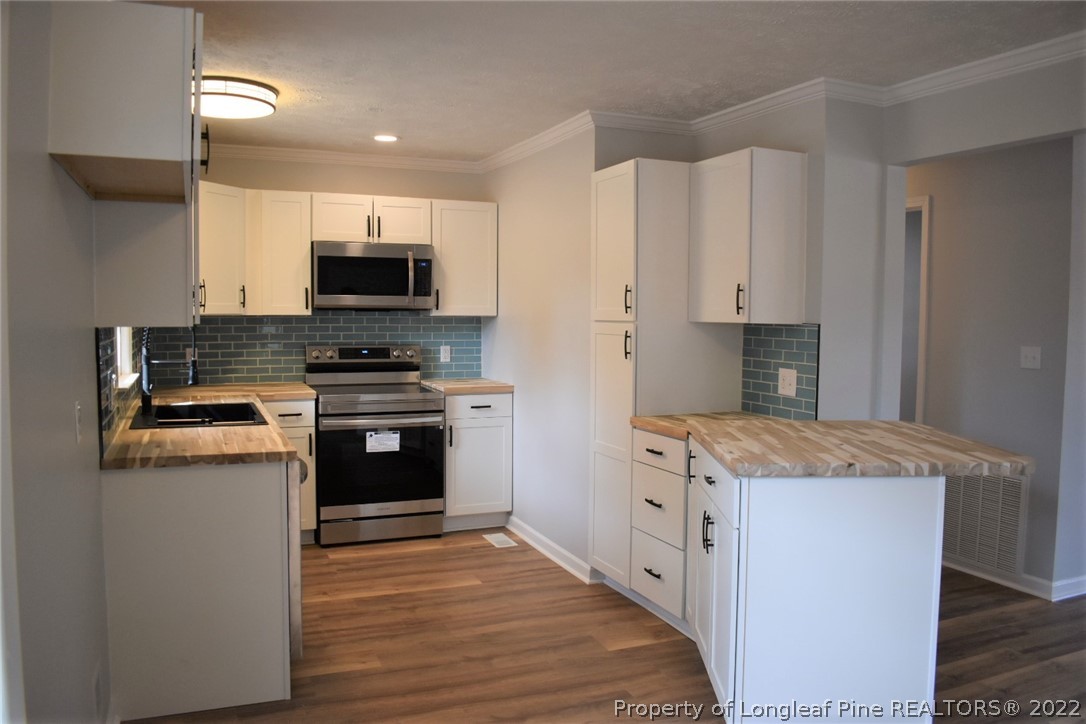 655 Davis Bridge Road Parkton, NC 28371 - Photo 3 of 30 Gallery Image 3