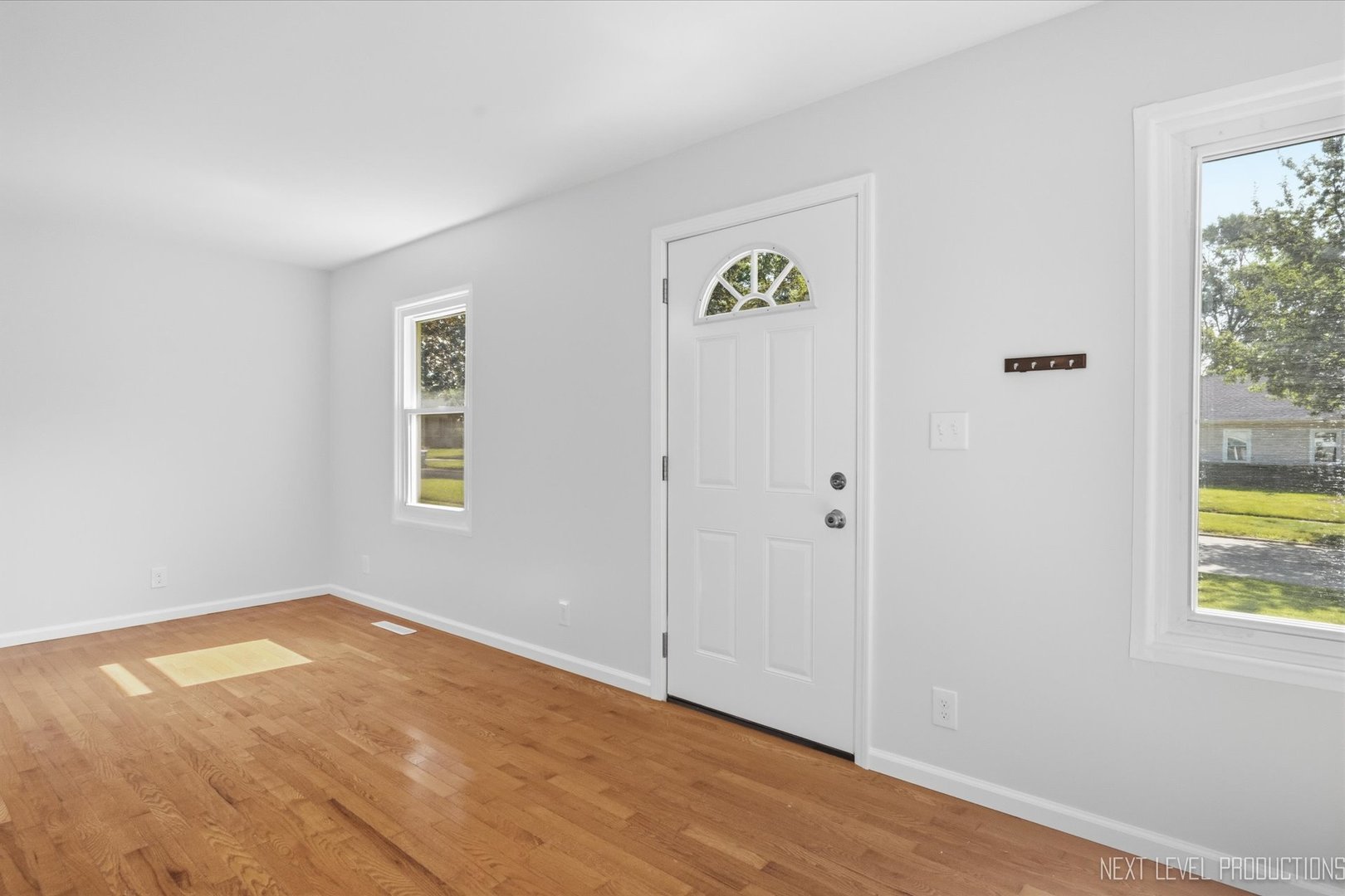 106 Ridge Lane Geneva, IL 60134 - Photo 4 of 27 Gallery Image 4