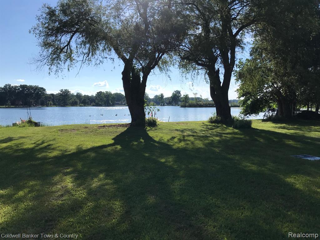 10300 Kress Road Pinckney, MI 48169 - Photo 14 of 16