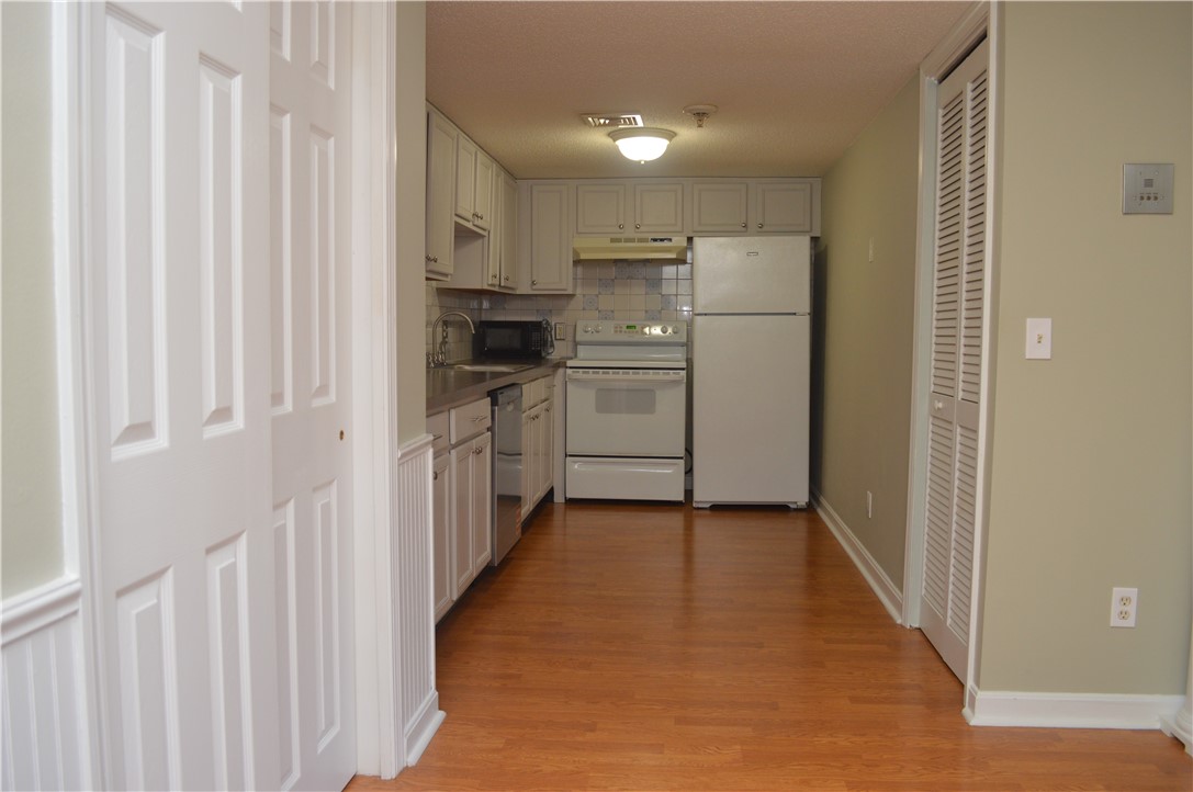 31 Devereux Avenue, Unit 305 Providence, RI 02909 - Photo 2 of 12