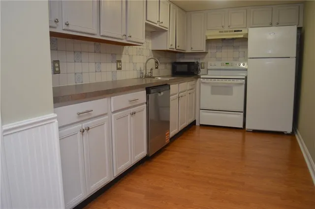 $1,600 | 31 Devereux Avenue, Unit 305, Providence, RI 02909